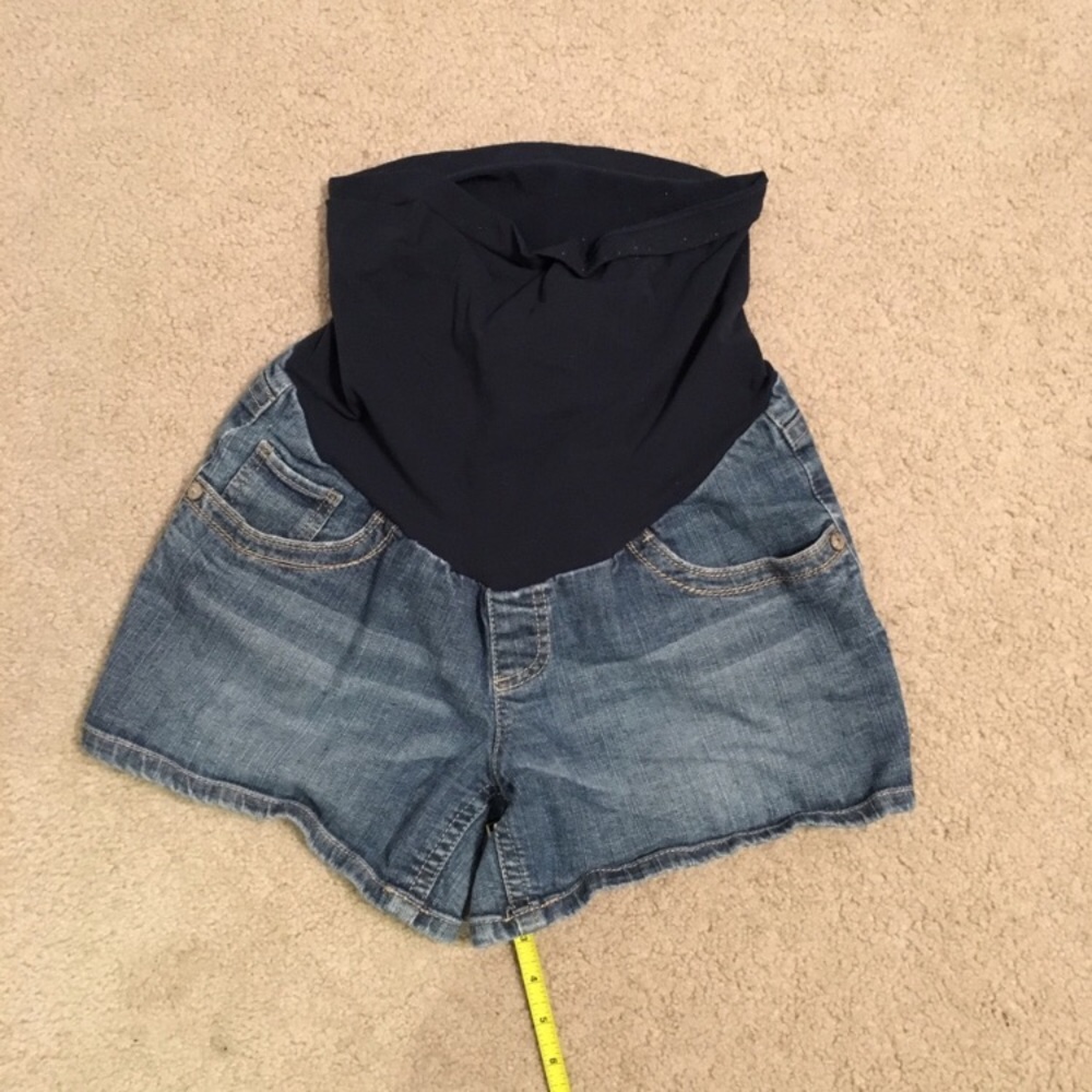 Maternity jean shorty